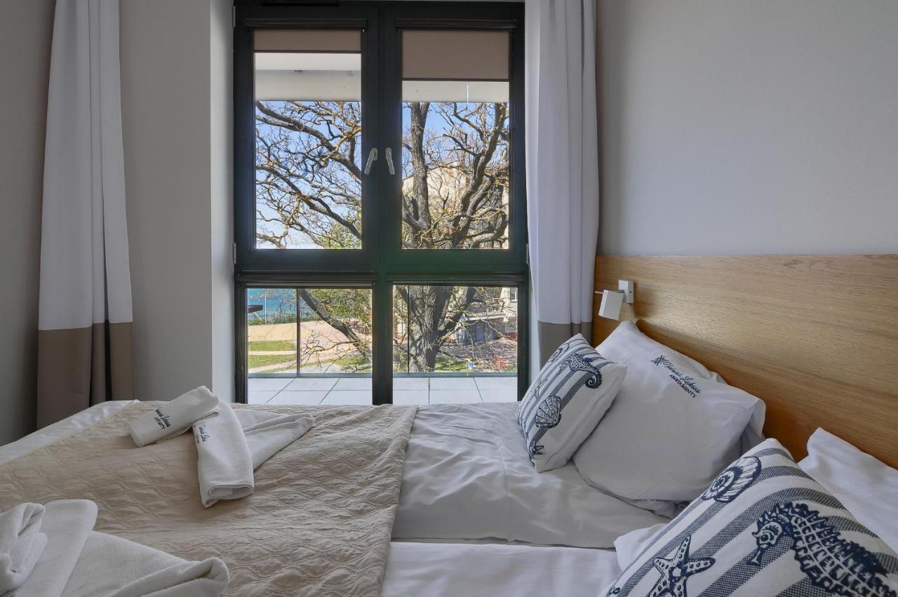 Apartament Z Widokiem Na Morze - Nadmorski Luksus Apartamenty Ustronie Morskie Bagian luar foto